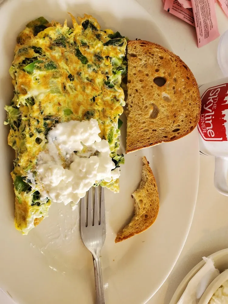 Veggie Omelet with Cottage Cheese